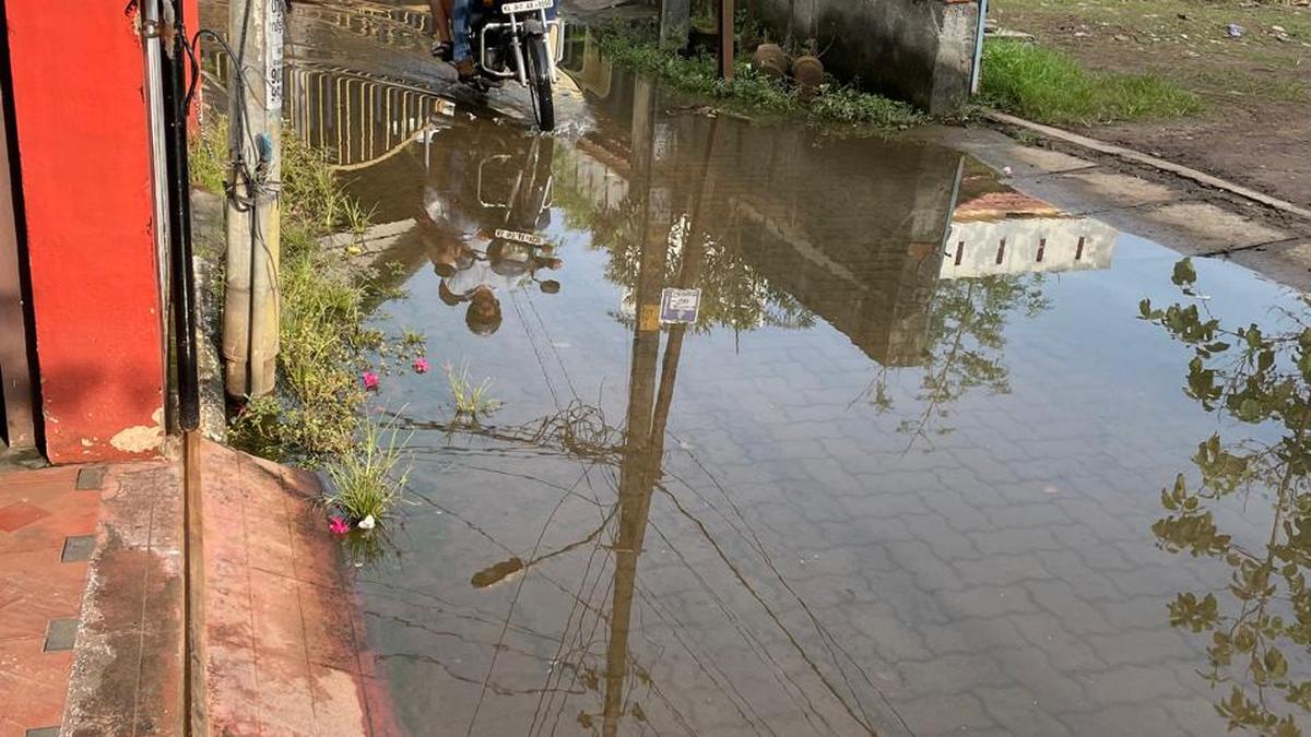 Prolonged high tide slack may have triggered recent unprecedented flooding in Kochi